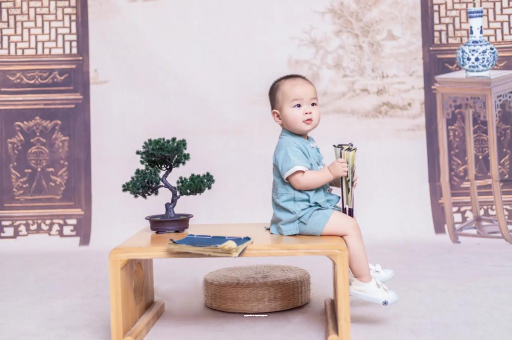 分宜女宝宝换尿布 分宜女宝宝换尿布